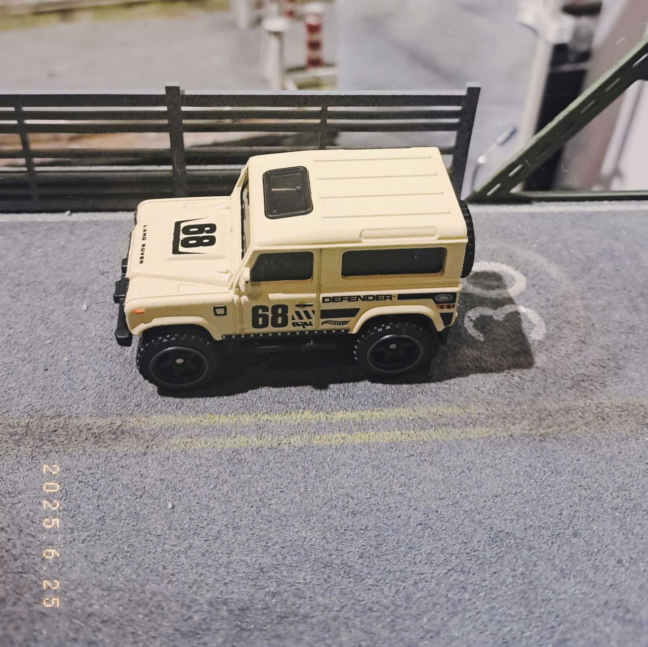 Land Rover Defender 90